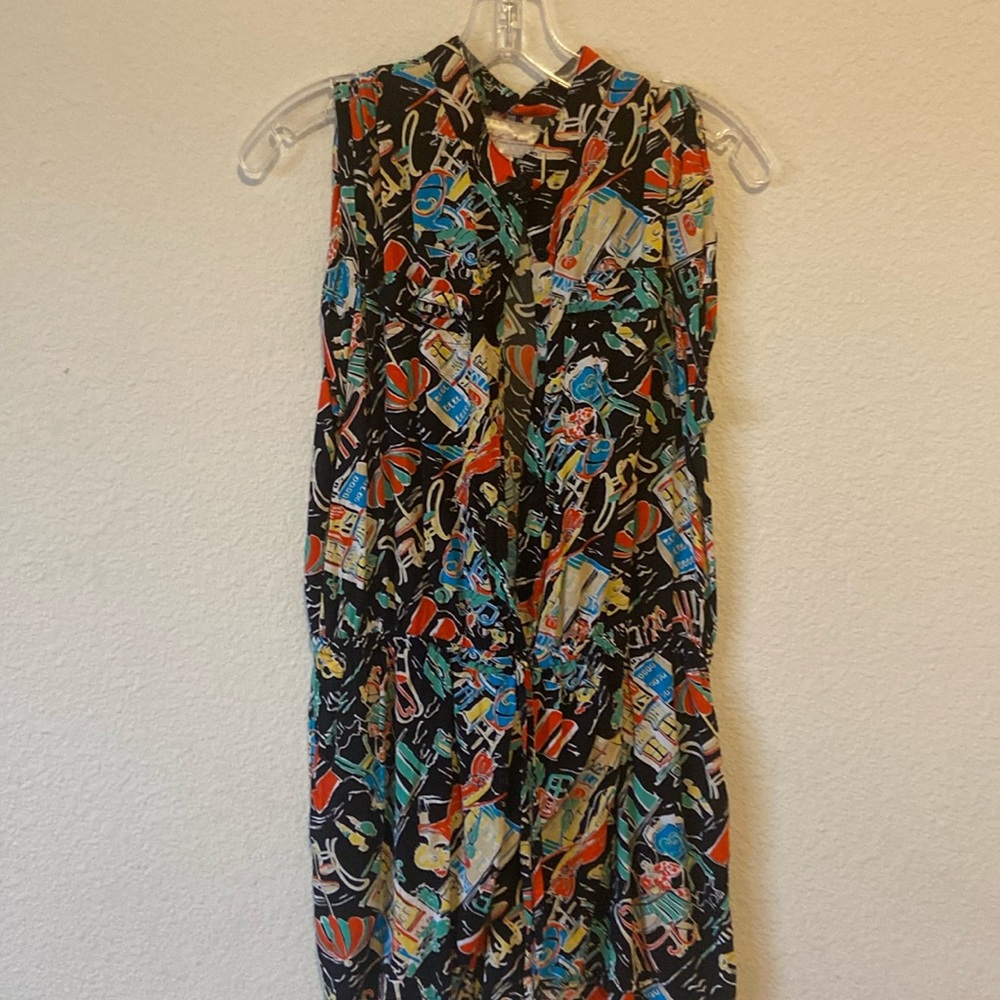 Size large Marilyn Monroe button-down jumper with pockets, art deco